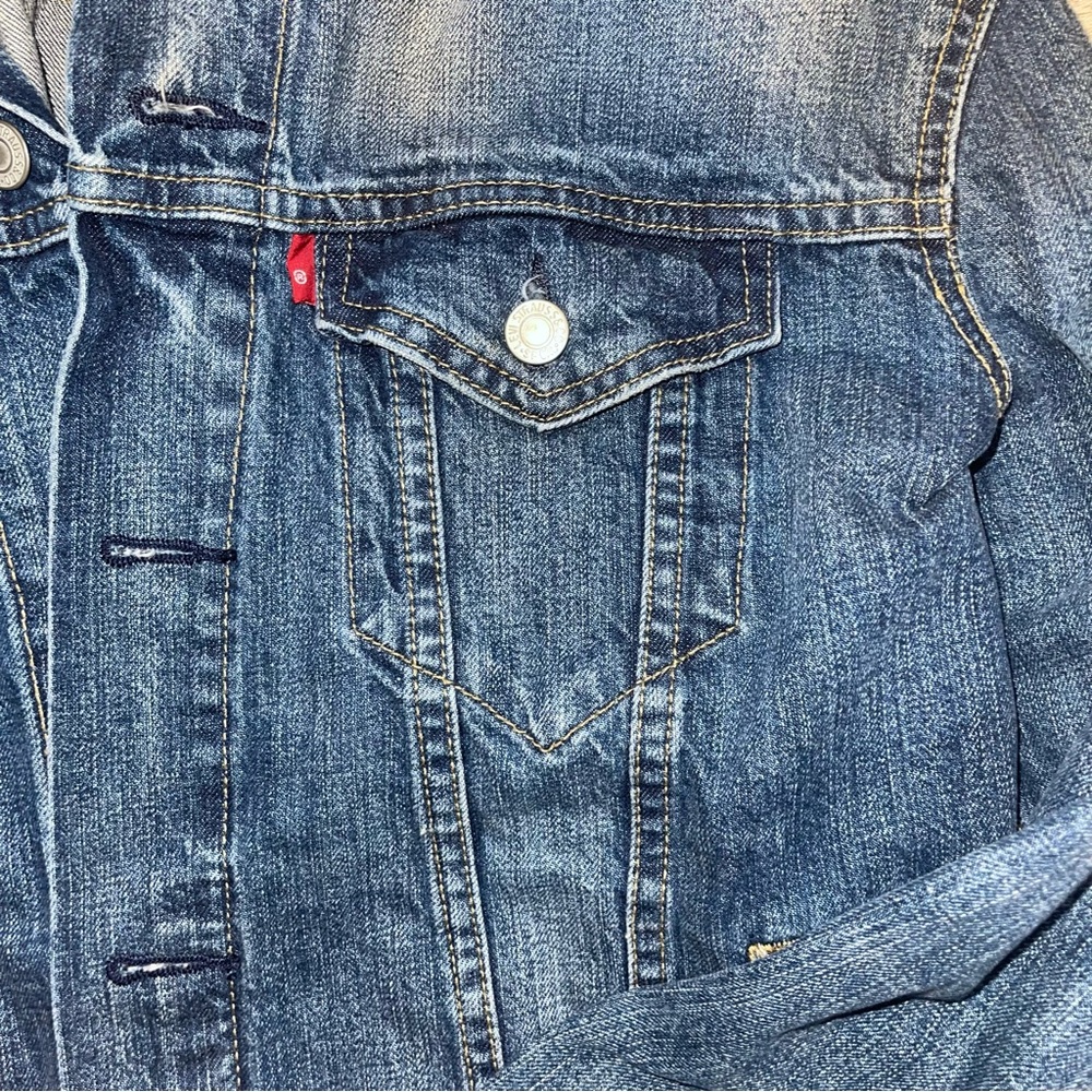 Levi Denim Jacket Size Medium - Picture 2 of 5